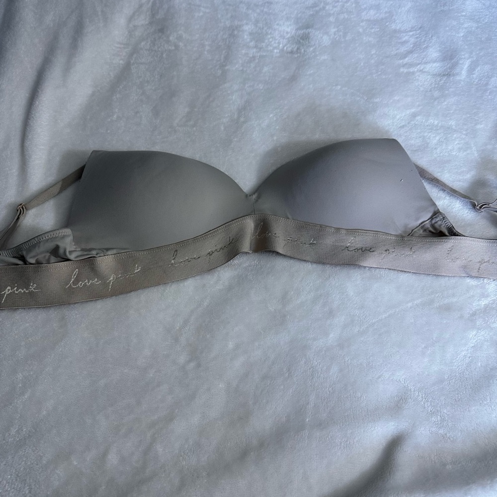 PINK Victoria's Secret Gray T-Shirt Bra with Underwire